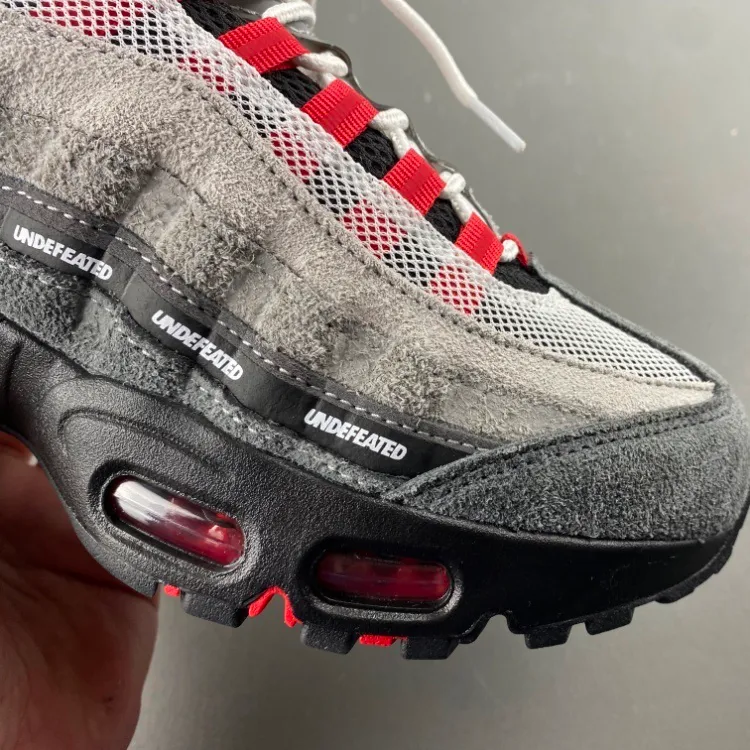 Undefeated x AM 95 'Tokyo Bright Crimson' Shoes Sneakers - nk0004949 - Image 15